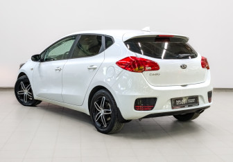 Подержанный автомобиль Kia Ceed Hatchback 2017 года (7 фото)