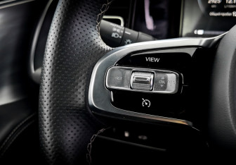 Подержанный автомобиль GAC GS8 2024 года (29 фото)