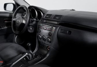 Подержанный автомобиль Mazda 3 Hatchback 2007 года (9 фото)