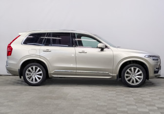 Подержанный автомобиль Volvo XC90 2017 года (4 фото)