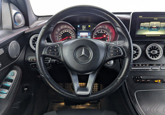 Подержанный автомобиль Mercedes-Benz GLC AMG 2017 года (22 фото)