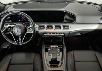 Подержанный автомобиль Mercedes-Benz GLE 2023 года (13 фото)