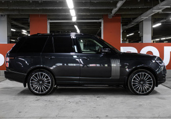 Подержанный автомобиль Land Rover Range Rover 2020 года (4 фото)