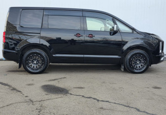 Подержанный автомобиль Mitsubishi Delica D:5 2019 года (4 фото)