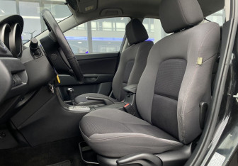 Подержанный автомобиль Mazda 3 Sedan 2008 года (18 фото)