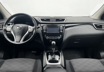 Подержанный автомобиль Nissan Qashqai 2017 года (12 фото)