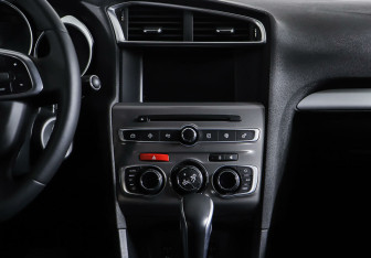 Подержанный автомобиль Citroen C4 Sedan 2016 года (11 фото)