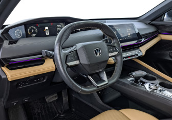 Подержанный автомобиль Changan UNI-V 2022 года (15 фото)