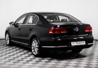 Подержанный автомобиль Volkswagen Passat Sedan 2012 года (7 фото)