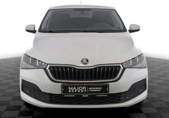 Подержанный автомобиль Skoda Rapid Liftback 2021 года (2 фото)