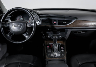 Подержанный автомобиль Audi A6 Sedan 2015 года (12 фото)