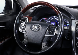 Подержанный автомобиль Toyota Camry Sedan 2012 года (14 фото)