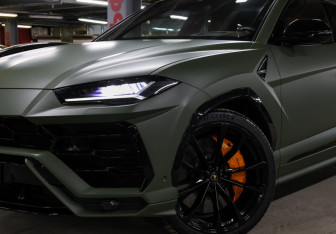 Подержанный автомобиль Lamborghini Urus 2020 года (29 фото)