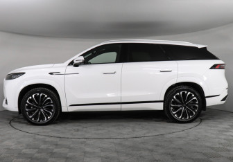 Подержанный автомобиль Jaecoo J8 2024 года (8 фото)