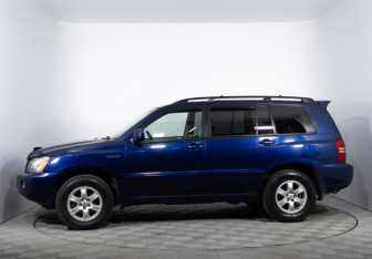 Подержанный автомобиль Toyota Highlander 2002 года (8 фото)