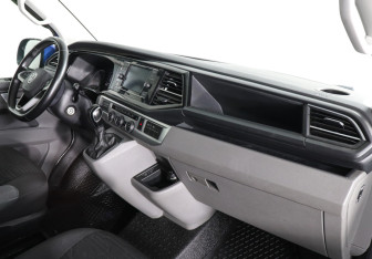 Подержанный автомобиль Volkswagen Caravelle 2020 года (8 фото)