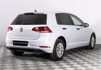 Подержанный автомобиль Volkswagen Golf Hatchback 2018 года (3 фото)