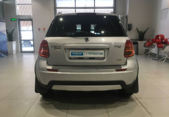 Подержанный автомобиль Suzuki SX4 Hatchback 2014 года (5 фото)