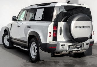 Подержанный автомобиль Land Rover Defender Suv 2021 года (7 фото)