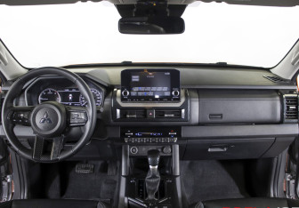 Подержанный автомобиль Mitsubishi L200 2024 года (9 фото)