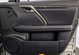 Подержанный автомобиль Lexus RX 2022 года (25 фото)