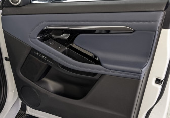 Подержанный автомобиль Land Rover Range Rover Evoque 2020 года (24 фото)