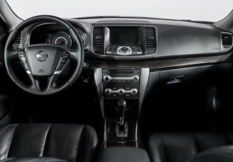 Подержанный автомобиль Nissan Teana 2012 года (12 фото)
