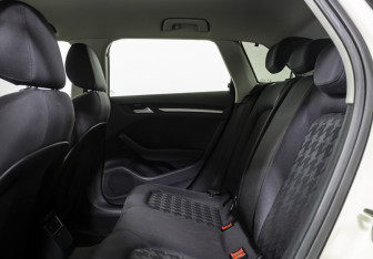 Подержанный автомобиль Audi A3 Hatchback 2013 года (13 фото)