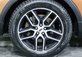 Подержанный автомобиль Ford Explorer 2016 года (6 фото)