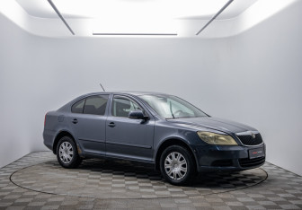 Подержанный автомобиль Skoda Octavia Liftback 2011 года (3 фото)