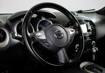 Подержанный автомобиль Nissan Juke 2011 года (14 фото)