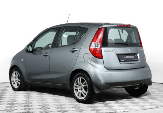 Подержанный автомобиль Suzuki Splash 2011 года (7 фото)