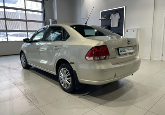 Подержанный автомобиль Volkswagen Polo Sedan 2011 года (6 фото)