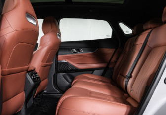 Подержанный автомобиль Changan UNI-K 2024 года (12 фото)