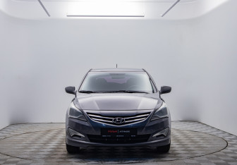 Подержанный автомобиль Hyundai Solaris Hatchback 2015 года (2 фото)