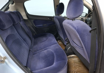 Подержанный автомобиль Peugeot 206 Hatchback 2005 года (11 фото)