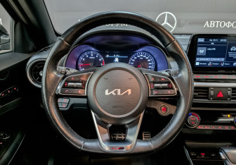 Подержанный автомобиль Kia Cerato Sedan 2022 года (22 фото)
