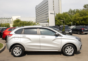 Подержанный автомобиль LADA (ВАЗ) XRAY 2017 года (3 фото)