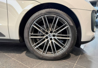 Новый Porsche Macan 2025 (5 фото)