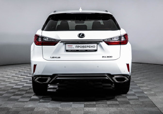 Подержанный автомобиль Lexus RX 2019 года (6 фото)