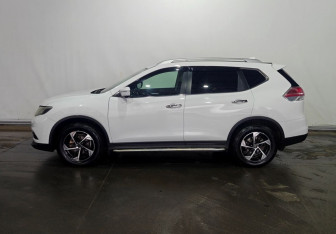 Подержанный автомобиль Nissan X-Trail 2017 года (7 фото)