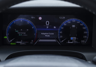 Подержанный автомобиль Toyota Camry Sedan 2024 года (12 фото)
