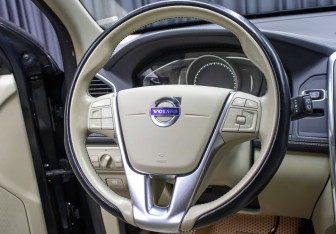 Подержанный автомобиль Volvo XC60 2017 года (16 фото)