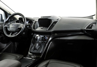 Подержанный автомобиль Ford Kuga 2017 года (5 фото)