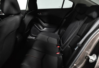 Подержанный автомобиль Mazda 3 Sedan 2018 года (9 фото)