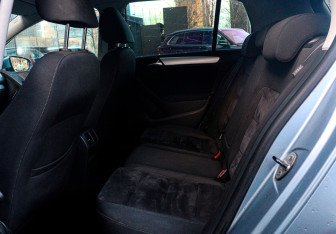 Подержанный автомобиль Volkswagen Golf Hatchback 2011 года (9 фото)