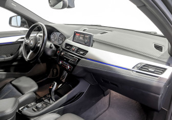 Подержанный автомобиль BMW X2 2020 года (11 фото)