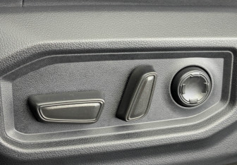 Подержанный автомобиль Toyota Sequoia 2023 года (26 фото)