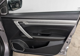 Подержанный автомобиль Geely Coolray 2023 года (24 фото)