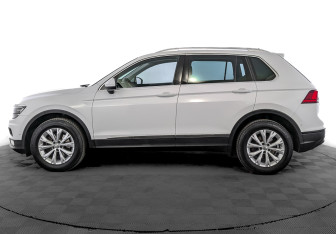 Подержанный автомобиль Volkswagen Tiguan 2017 года (8 фото)